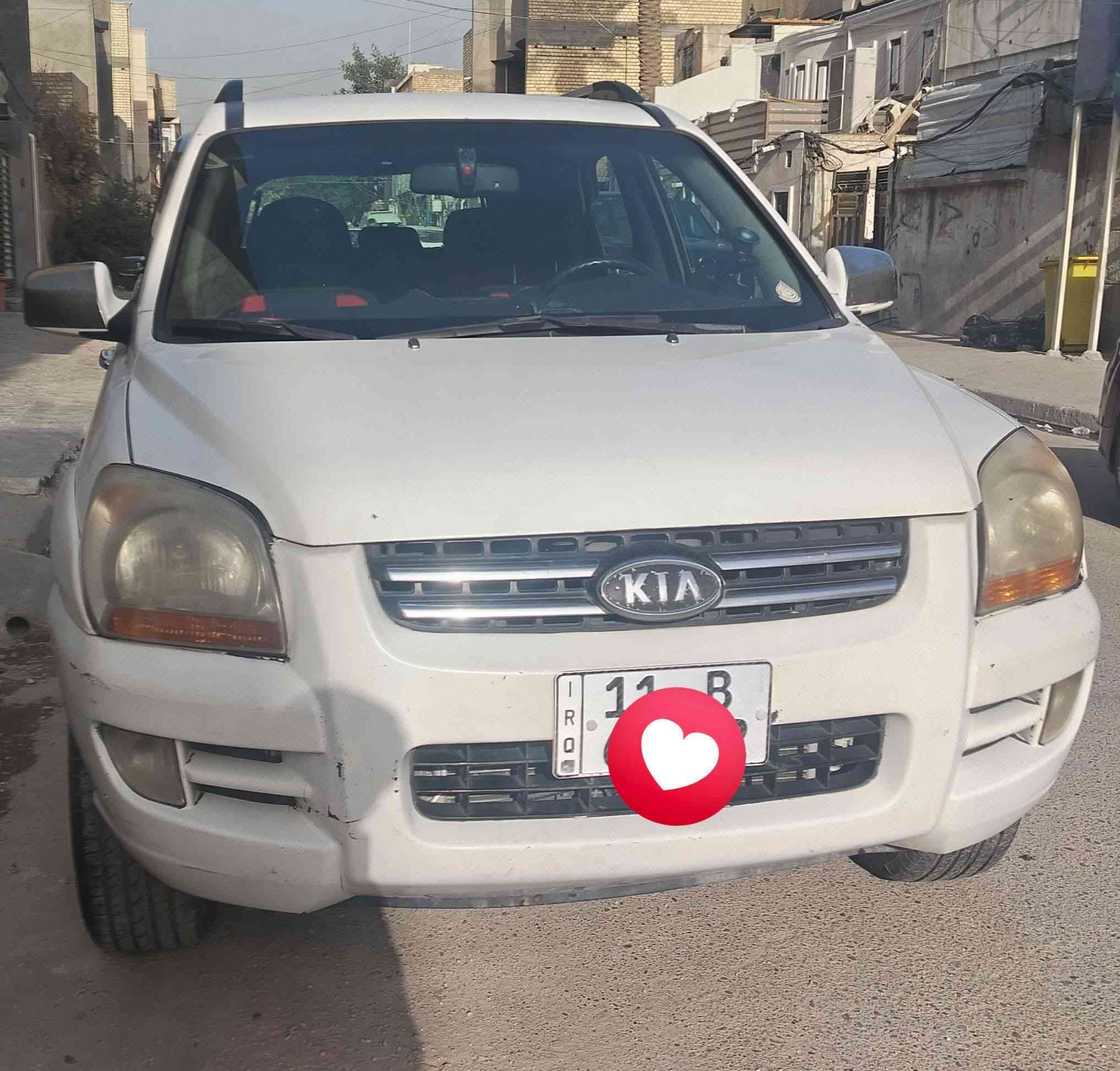 سلام عليكم كيه سبورتج مديل 2007سياره حلوه بعنه الكلمه غرفه جديده صدر جديد تبريد ثلج مكينه لا تبخير ولا تنقيص رقم نكليزي تايرات جديده شاشه جديده  مري شفط مابيها حادث فقط البنيد صبغ وربع صابع جنطه صبغ وصور سونار مرفقه بل منشور سعر 97وبيها مجال مكان بغداد شعله ***********
