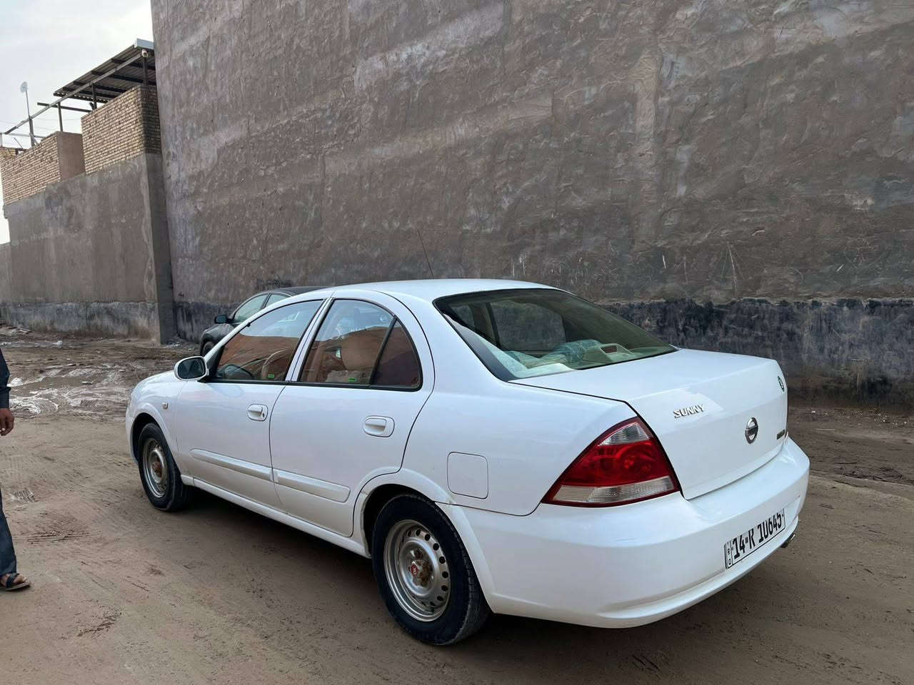 السلام عليكم 
نيسان سني ٢٠١٠ كوري 
رقم بصرة رقم جديد سنويه ٢٧
محرك كير جيد جدا تبريد شغال 
العنوان بصرة ابي الخصيب 
السعر ٩٥ وبيه مجال 
***********
