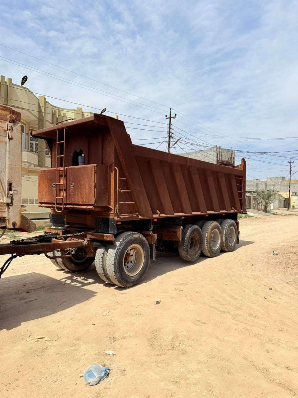 سلام عليكم مقطورة للبيع حدادة عباس ناموس 23 شقل جديد شقل درجة اولة زيرو ما مشتقلة شي قليل مكفولة كفالة عامة دناكير 16 شاصي 16   *********** ,,***********
