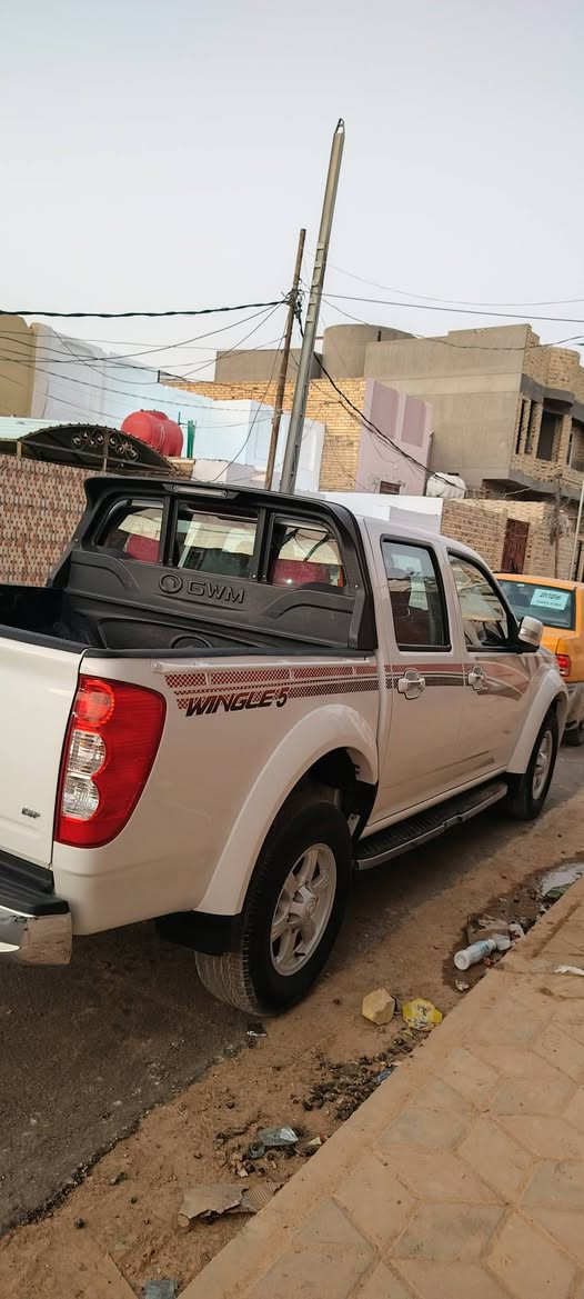 السلام عليكم
للبيع سيارات كريت ويل 2025مكفوله كفاله عامه 

رقم قادسيه سنويه الى 2029
ماشيه 50الف

سياره مدوشمه ومفروشه ما ناقصه اي شي 

مداور شوكت ما تريد 

سيارات كشن كهرباء 

كامره اماميه وخلفيه وحساسات 

ومعروفه باقي مواصفات الكريت 

مكان الديوانيه الحمزه الشرقي 

الاستفسار ***********
