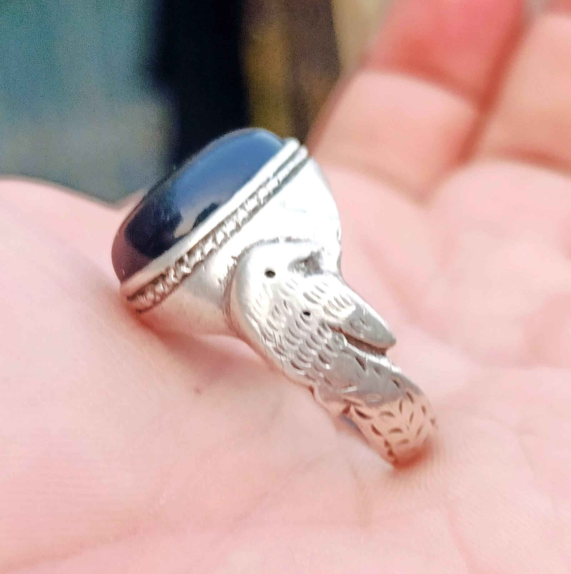 سلام عليــــــكم 🫷🏿👇👇عيــد مبـارك 

تحفه وقديم(حجر السلـوى حجر السعـــاده) 
تخـط انتيك

صياغه يدويه فضه مختومة وقديم955
قيــــــاس الخاتم«22..23»

يوجد توصيل بدون مراوس او حجز مكاني سماوه سعـــره مع التوصيل(45)🖤🖤


**إذا كنت صاحب هذا الإعلان وتريد حذفه لأي سبب، رجاءا أرسل رسالة إلى الدعم الفني**