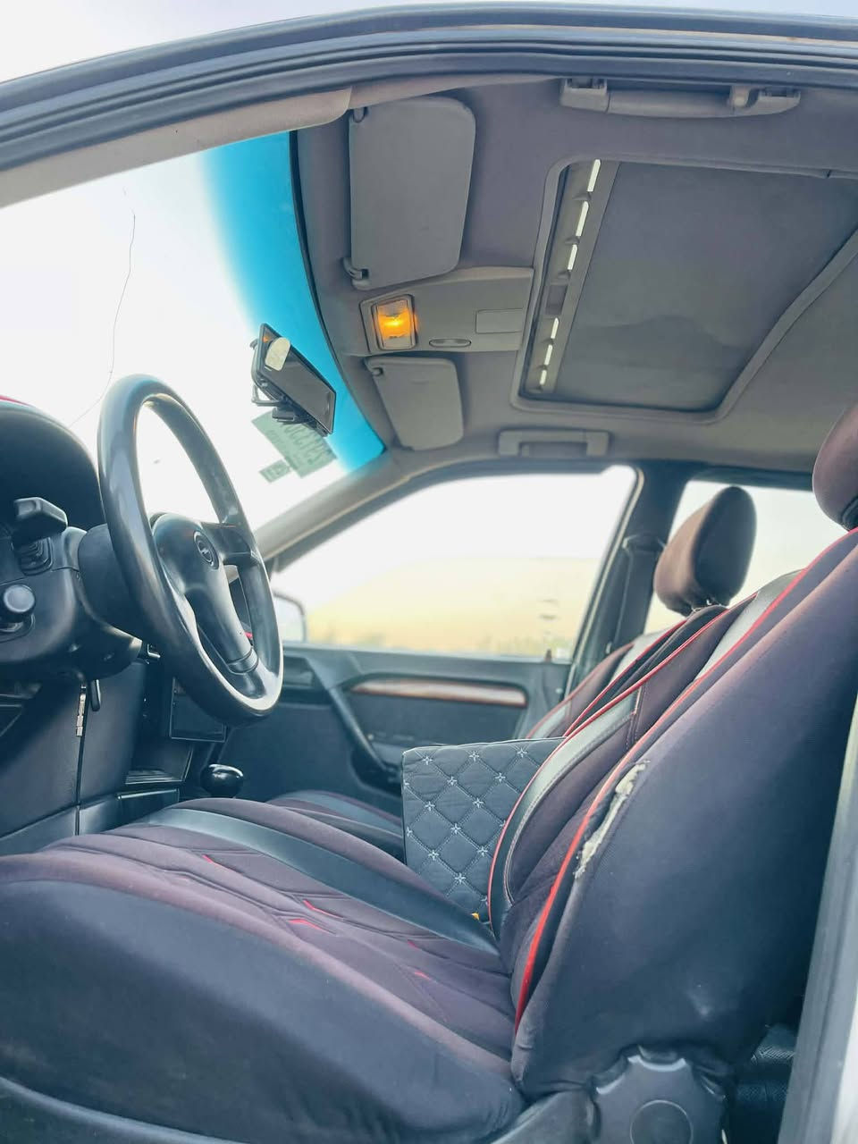 اوبل فيكترا موديل 93 اني الشرعي السيارة جاهزة السعر 43 ***********
