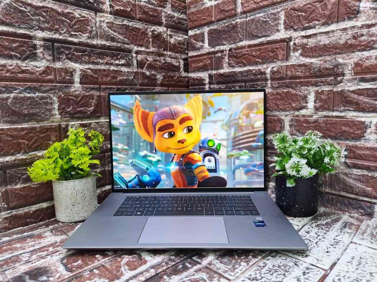 تعالي خد المميز علشان انت مميز ♥️
🎨 للمصممين والمحترفين | HP ZBook Studio G9 بشاشة 4K Touch
💻🔥 HP ZBook Studio G9 – 16 Inch
⚙️ المواصفات:
🧠 Processor: Intel® Core™ i7-12800H – Gen 12
⚡ RAM: 16GB  DDR5
🚀 Storage: 512GB SSD M.2 NVMe
🎨 Graphics:
• Intel Iris Xe
• NVIDIA RTX A1000 – 4GB DDR6
🖥 Display: 16"4k touch screen  
🎯 Refresh Rate: 60HZ
⌨ Keyboard: Backlit
🪟 OS: Windows 11 Pro
🛡 ضمان 12 شهر :
📞 للتواصل:
للحجز أو معرفة التفاصيل تواصل علي رسايل الصفحة رقم الواتس 
يرجي التواصل  https://wa.me/201141091106


**إذا كنت صاحب هذا الإعلان وتريد حذفه لأي سبب، رجاءا أرسل رسالة إلى الدعم الفني**