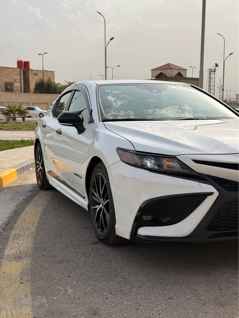 كامري 2022 للبيع او مراوس بسياره رقم شمالي سياره جديده لوك كفاله عامه  تويوتا كامري 2022 للبيع

 الموديل: تويوتا كامري 2022
 المحرك: 2.5 لتر — 4 سلندر
 القير: أوتوماتيك
 الوقود: بنزين
 الممشى: 25,000 كم تقريبًا
 اللون الخارجي: أبيض لؤلؤي
 اللون الداخلي: أسود
 الإضافات / المواصفات:

 شاشة لمس ونظام ملاحة

 كاميرا خلفية + حساسات ركن

 بلوتوث ونظام صوتي ممتاز

 فتحات تهوية خلفية وفتحة سقف

 نظام مراقبة النقطة العمياء

***********

*********** البصرة, العراق

