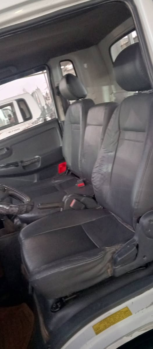 السلام عليكم كيا فحل البيع موديل 2015 سنويه مجدده مشروع وطني رقم واسط سياره مكفول  كفاله شاصي رقم شاصي ((شرط قواي كفاله)) محرك كير اكسن حداديه تخم تاير لاسه تركي تحويره 14 تبريد ثلج 🥶 مكاني بابل القاسم رقم الهاتف ***********
