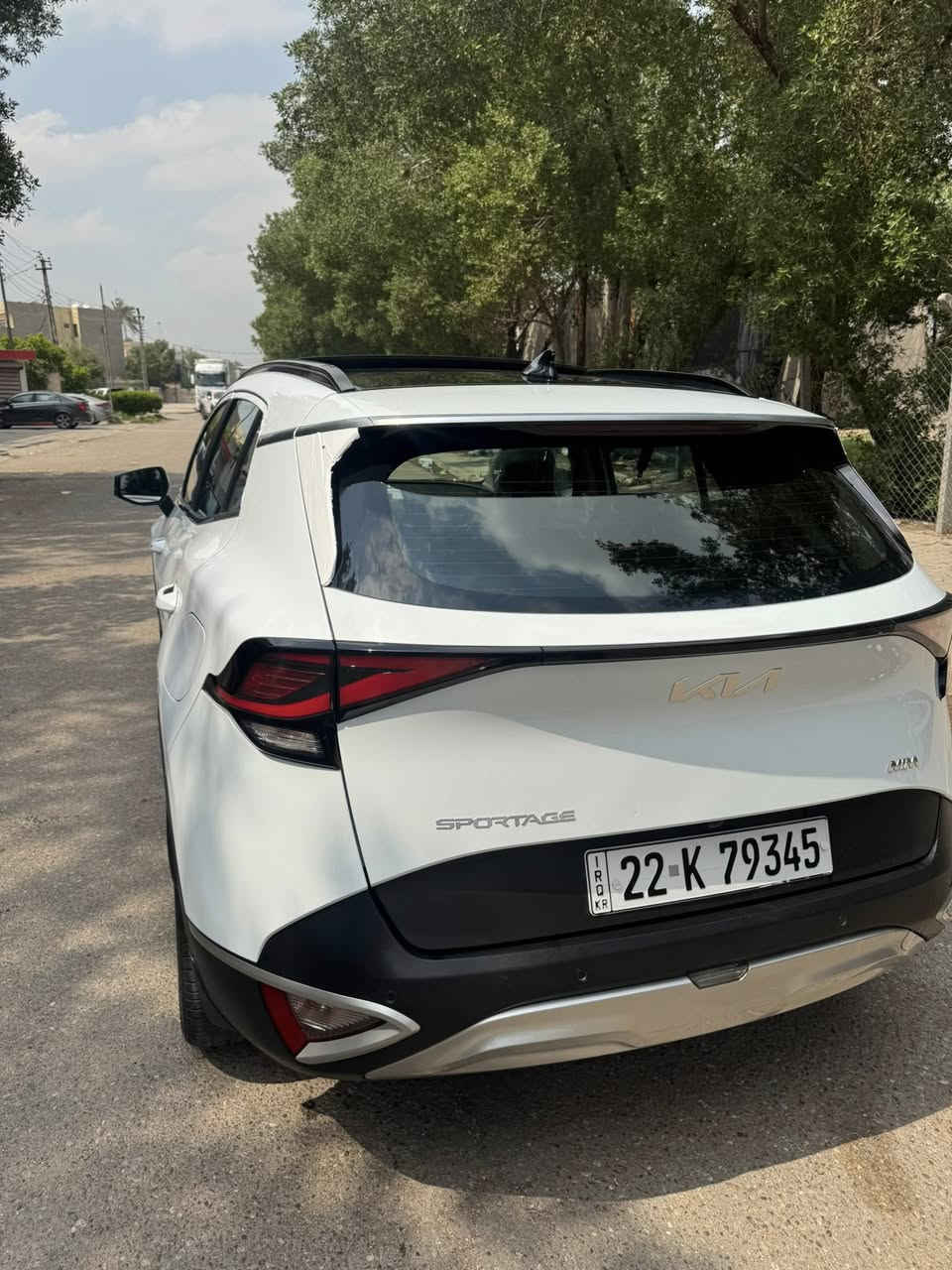 السلام عليكم 
للبيع :كيه سبورتج  خليجي 
الموديل : 2023
ماشيه :35 الف 
السياره :مكفوله   
مري كهرباء 
انضمه قياده 4 (نورمل +سبورت +ايكو +سمارت)
(تشغيل عن بعد سقف بانوراما + بصمة تشغيل + ابواب + صندوق)
كرسي السايق كهرباء
حساسات امامي خلفي 
 شاشه +عداد دجتل 
كامره دواره 
بصمت ابواب 
ترحيب عند لاقتراب 
مثبت سرعه 
سايد بريك كهرباء 
ويل 19
تبريد قطعتين 
داخل بيجي 
محرك 2000 دوش 
شاحن واير لس 
الصابيح الماميه LED
المصابيح الخلفيه LED
شفتات ستيرن رياضي 
مانع انزلاق 
شاشه ابل كار بليل +جي بي اس 
انذار عند الاقتراب
اشاير بل مري 
السياره كلش نضيفه
‏العنوان بغداد زيونة 
السعر213
للاتصال***********
