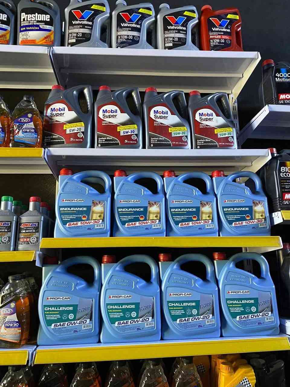 #القلعة #للزيوت #العالمية
عروووووض نار شرط بسعر مناسب جدا 
 لتبديل زيوت السيارات
غسل مجاني وفلتر مجاني اصلي وفلتر تبريد مجاني 

جميع الزيوت ماركات عالمية و في مكان واحد
تتوفر جميع قياسات اللزوجة للزيوت  - 
العنوان اسديرة وسطى طريق البرية ماقبل كراج هشام 
🛢️انواع الزيوت    
#اكسادو 
#ادنول 
#موتل 
#يرول 
#موبر 
#بروفي-كار (PROFI-CAR)
#امزويل (AMSOIL)
#موتل (MOTUL)
 #موبيل 1 (MOBIL 1)
#كاسترول ايدج ( CASTROL EDGE)
#ميتاسو (MITASU)
#ميغ 1 ( MAG1)
#تويوتا (MOTOR OIL)
#لكزس (LEXUS)
#موبار (MOPAR)
#كويكر (QUAKER)
#توتال (TOTAL)
#ليكوي مولي ( LIQUI MOLY )
#رافينول (RAVENOL)
#بيل١ (BELL1) شتريد يمنا بعد العنوان اسديرة طريق المقبرة


**إذا كنت صاحب هذا الإعلان وتريد حذفه لأي سبب، رجاءا أرسل رسالة إلى الدعم الفني**
