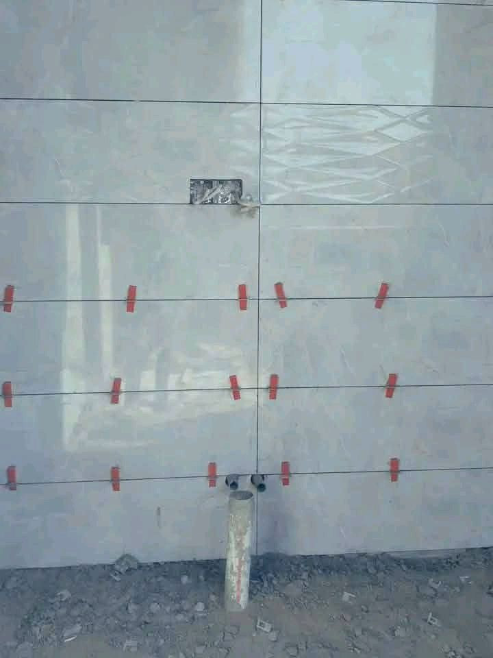 خلفه سيراميك متفرغ وسعار مناسبه *********** بليوميه متر مقطوعه اسعار مناسبه ميسان العماره مكاني
