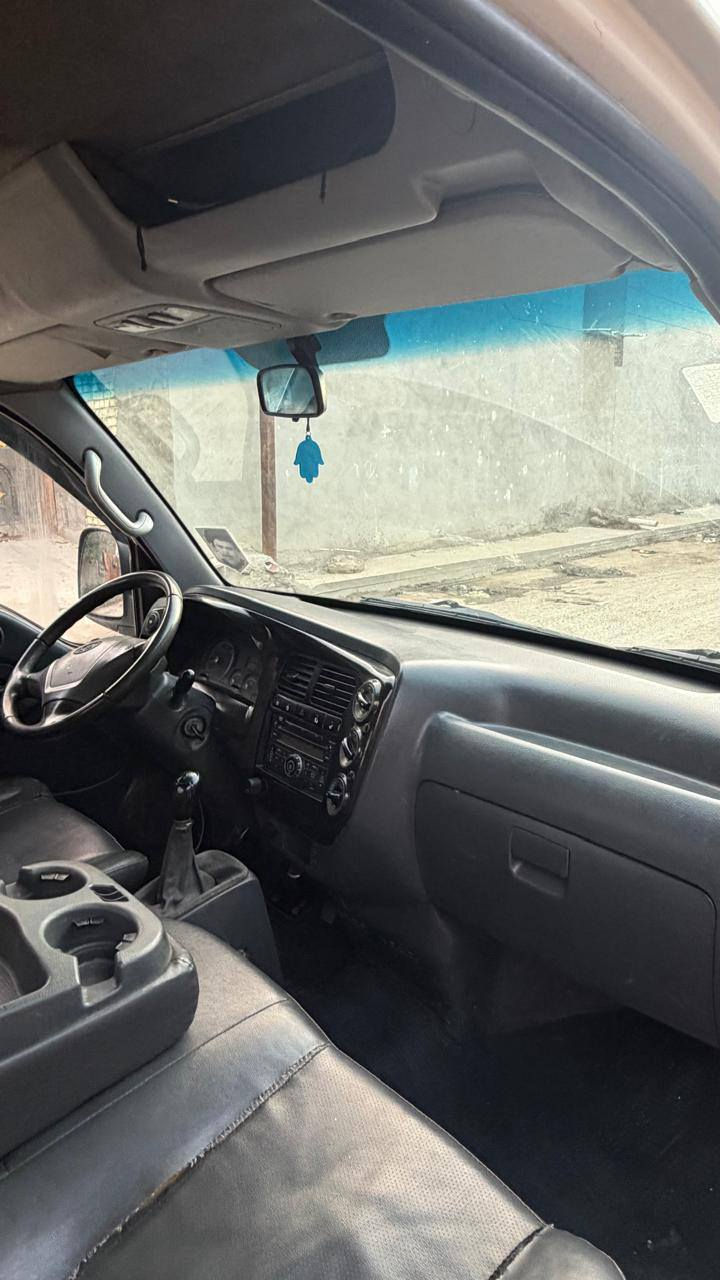 كيا حمل موديل 2010   رقم نكليزي بغداد بسمي مكينه طرمبه صار ١٠ايام من شديتها هيه ولكيرر سياره  بلاديه لاصبغ ولاضربه عل وضع شركه بيها شخوط وجراد تخم تاير صار شهر من شاده    مكاني بغداد ***********السعر 115 ابيع بدون محجر ابيع
