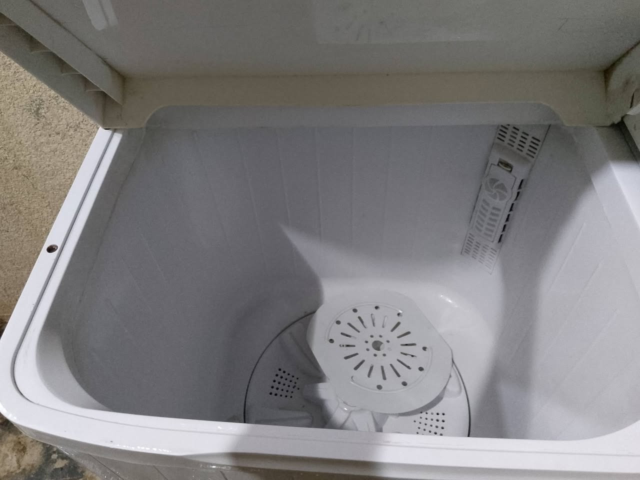 غساله جبيره كلش تغسل حته بطاطين شغاله غسل وتنسيف كلش نضيفه سعر ٧٥ اوفن اخو الجديد ستعمال قليل سعر ٤٠ الزبير ***********
