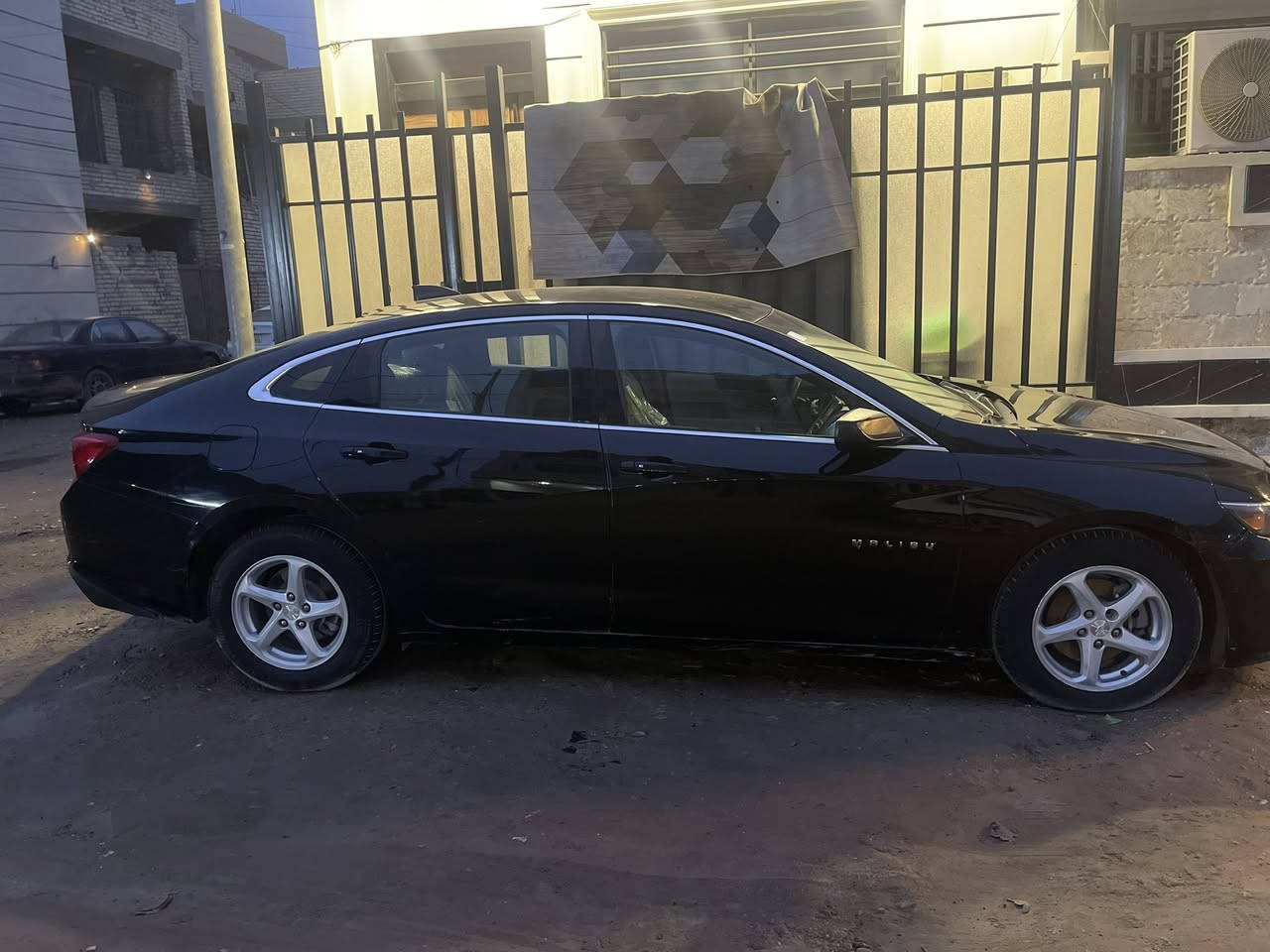 ماليبو 2018
الحادث والتقرير بالصور موجوده  فقط مبدل دعاميه وباقي التفاصيل مذكوره 
حير محرك تبريد كشر خير من الله 
ماشيه 133 كيلو 
السياره باسمي رقم بغداد 
مكاني الغزاليه ***********
السعر 98$
