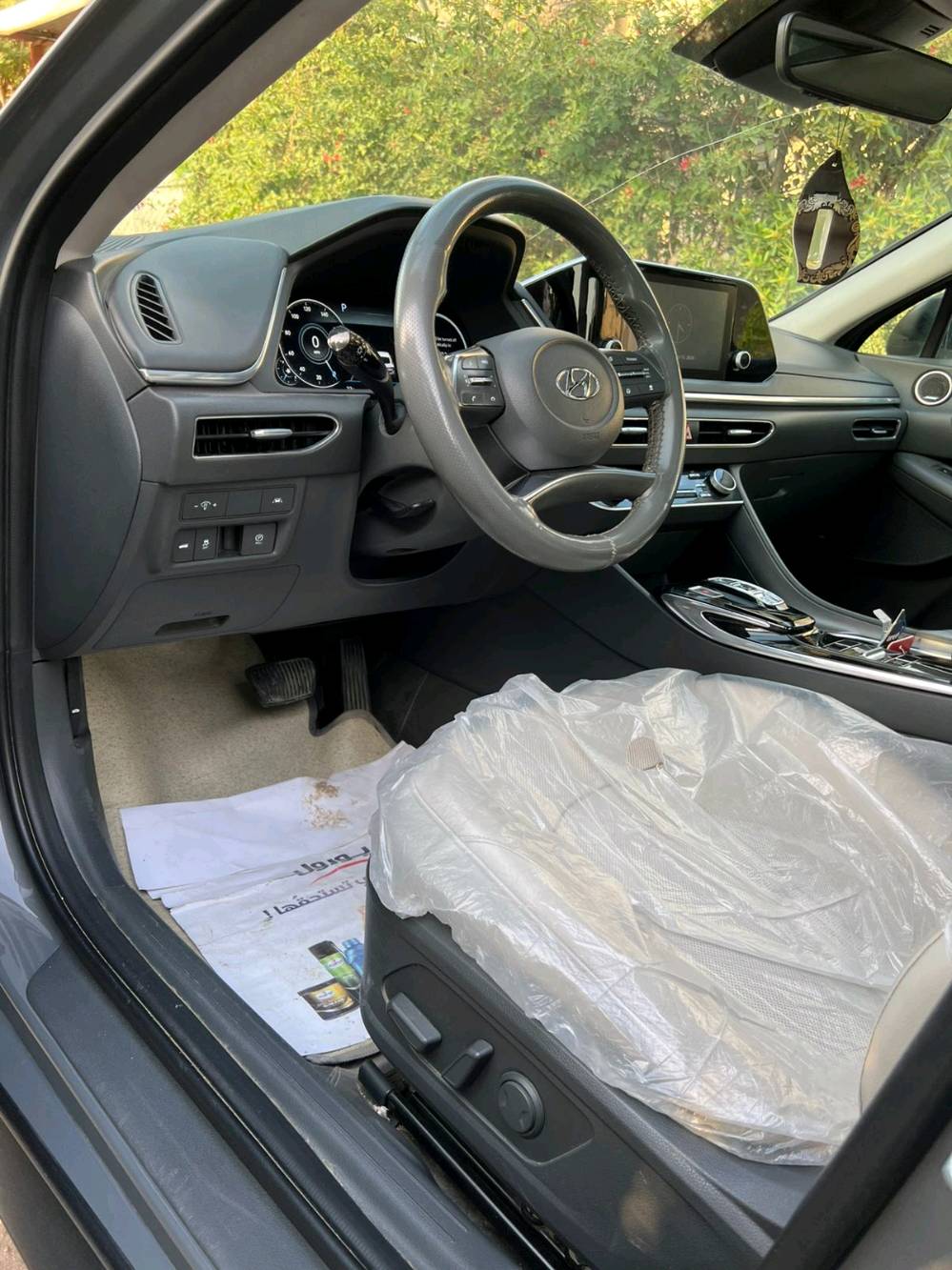 هيونداي سوناتا فل مواصفات1/1 

🔹 الموديل: 2020 (شكل 2023)
🔹 اللون: اسمنتي 
🔹 رقم: بغداد
🔹 الممشى:  50 mile
🔹 المحرك: 2500cc تنفس طبيعي
🔹 الحالة: بدون ايربكات –سليمة بالكامل
🔹 الضرر: قطعة واحدة فقط (جاملغ خلفي) صور الضرر مرفقة مع النشر

📞 للاستفسار: الاتصال على( الواتساب) *********** 
📍مكان السيارة: بغداد 
السعر :١٧٥$ 
━━━━━━━━━━━━━━━
🔻  اهم المواصفات 🔻
✅ سقف بانوراما
✅ بصمة تشغيل + بصمة أبواب لمس + بصمة فتح صندوق
✅ تشغيل عن بُعد + إشارة ترحيب
✅ 4 رادارات (نقطة عمياء)
✅ تحديد مسار + أوتو بريك
✅ قيادة شبه ذاتية + توقف ذاتي
✅ مقاعد جلد كهرباء مع تدفئة
✅ شاشة ديجيتال (دشبورد إلكتروني)
✅ تبريد قطعتين + مناخ منفصل
✅ شحن وايرلس + 3 مخارج USB
✅ هاند بريك دگمة + Auto Hold
✅ 4 وضعيات قيادة + كير دگم
✅ أضوية لايتات LED أربع عدسات + لد نهاري + بگ لايت LED
✅ شاشة Apple CarPlay
✅ تحكم كامل بالستيرن
✅ شاشة تنبية  للاعطال
✅ فل حساسات ضغط اطارات
  وبعد بيها مواصفات