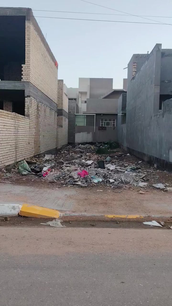 السلام عليكم يعلن مكتب الكوخ للعقار عن بيع نصف قطعة أرض حي الأسرى طابو صرف خلف المعارض الجديده باقي التفاصيل داخل الفيديو
المساحه 150م
الواجها 6 م
النزال 25م
السعر 72 قابل للتفاوض للإستفسار مراجعة مكتب الكوخ او الاتصال على الأرقام
***********
***********
