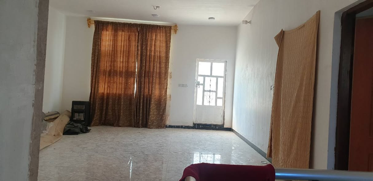 بيت مساحة 250 متر الواجه 12.500مترفي حي الامين الاولى خلف صيدلية العطاء مقابل محلات رؤوف طابقين استقبال + غرف نوم عدد 2+مطبخ+حمام واتواليت داخلي+حمام واتواليت خارجي+الطابق الثاني 3 غرف نوم +صاله +حمام واتواليت بناء جديد ***********/*********** باقي التفاصيل على الاتصال
