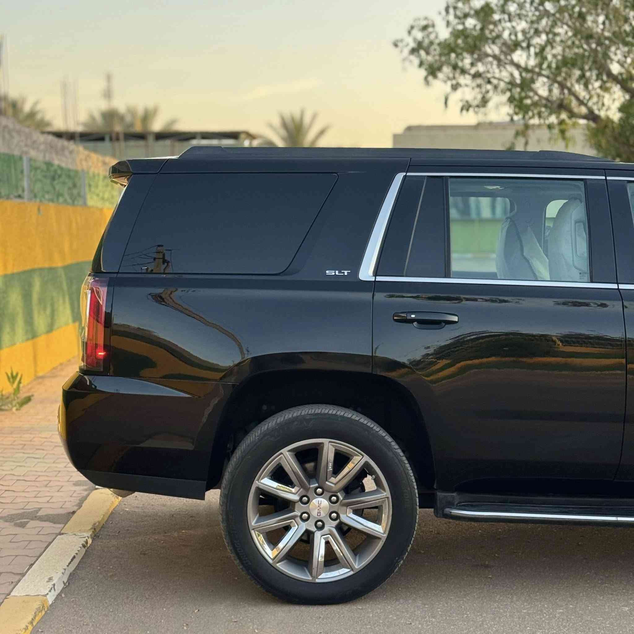 YUKON SLT
2018 Jugal
mile 150000 العداد
الحادث / الجاملغ والبنيد
بدون ايرباك 
السعر / 32,000 قابل للتفاوض
üles|gall
فتحه سقف
بصمه
رادار امامي
شنات تدفئه وتبريد
شنات الخلفيه vip منفصل
كراسي الخلفيه كهرباء
حساسات اماميه وخلفيه
خزن ميموري
رادار جانبي
ستيرن كهرباء

رقم صاحب// ***********

