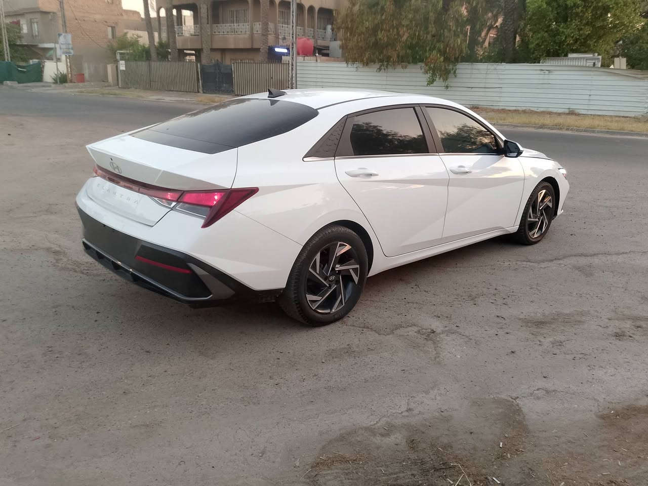 ‏السلام عليكم 
‏هونداي النترا 24لمتدد دخول جديد تبديل بنيد اصلي نفس لون وجاملغ بارد بدون دواخل سعر 149وبيه مجال مكان بغداد ‪***********‬
‏
‏سعة المحرك:- 2000دوش
‏الموديل 24
‏🔸 فتحه سقف
‏      جلد
‏🔸شاشة دجيتل متصلة بلكامل
‏🔸بصمة تشغيل 
‏🔸بصمة أبواب
‏🔸بصمة صندوق 
‏🔸تشغيل عن بعد
‏🔸رادار امامي رادار خلفي وجانبي
‏🔸مانع تصادم بريك ذكي 
‏🔸مدخلين شحن واوكس
‏🔸تبريد بيانو منفصل
‏🔸دشبول لد بلادي الوان
‏🔸كاميرا خلفية دوارة
‏🔸كراسي تدفئة 
‏🔸مانع تصادم 💥 
‏🔸حساسات اطارات 
‏🔸مثبت سرعه Cross
‏🔸اضوية اماميه LED زنون 
‏🔸نضام ترحيب عند الاقتراب 
‏🔸مانع انزلاق 
‏🔸تدفئة بالكشنات
‏🔸تدفئة ستيرن 
‏🔸دخول ذكي 
‏🔸نظام قيادة ذاتية 
‏🔸انارة اضوية اوتوماتيك
‏🔸نظام GPS + خرائط 
‏🔸3 أنظمة قيادة (eco,Nor, sport) 
‏🔸شاشة اعطال الكترونية 
‏🔸زر عرض الكاميرا
‏🔸شحن واير ليس 
‏🔸تحكم ستيرن 
‏🔸كشنات جلد ابيض تحكم كهربائي 
‏🔸كامرات 360درجه
‏
‏
