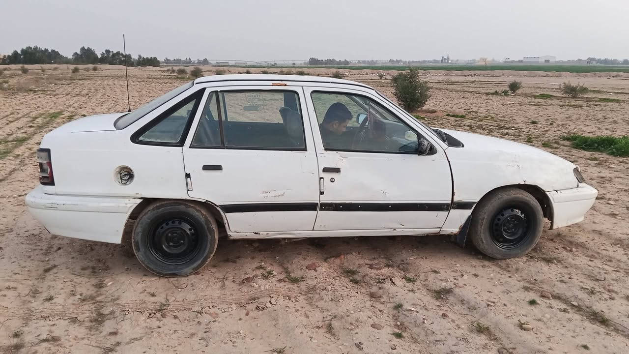 السلام عليكم سياره للبيع دايو موديل 95 محرك وكير شرط كهربائيات شغلات تواير تخم اربعه فحص صلاح الدين شرط تحويل السعر 10 الاستفسار اتصل ***********
