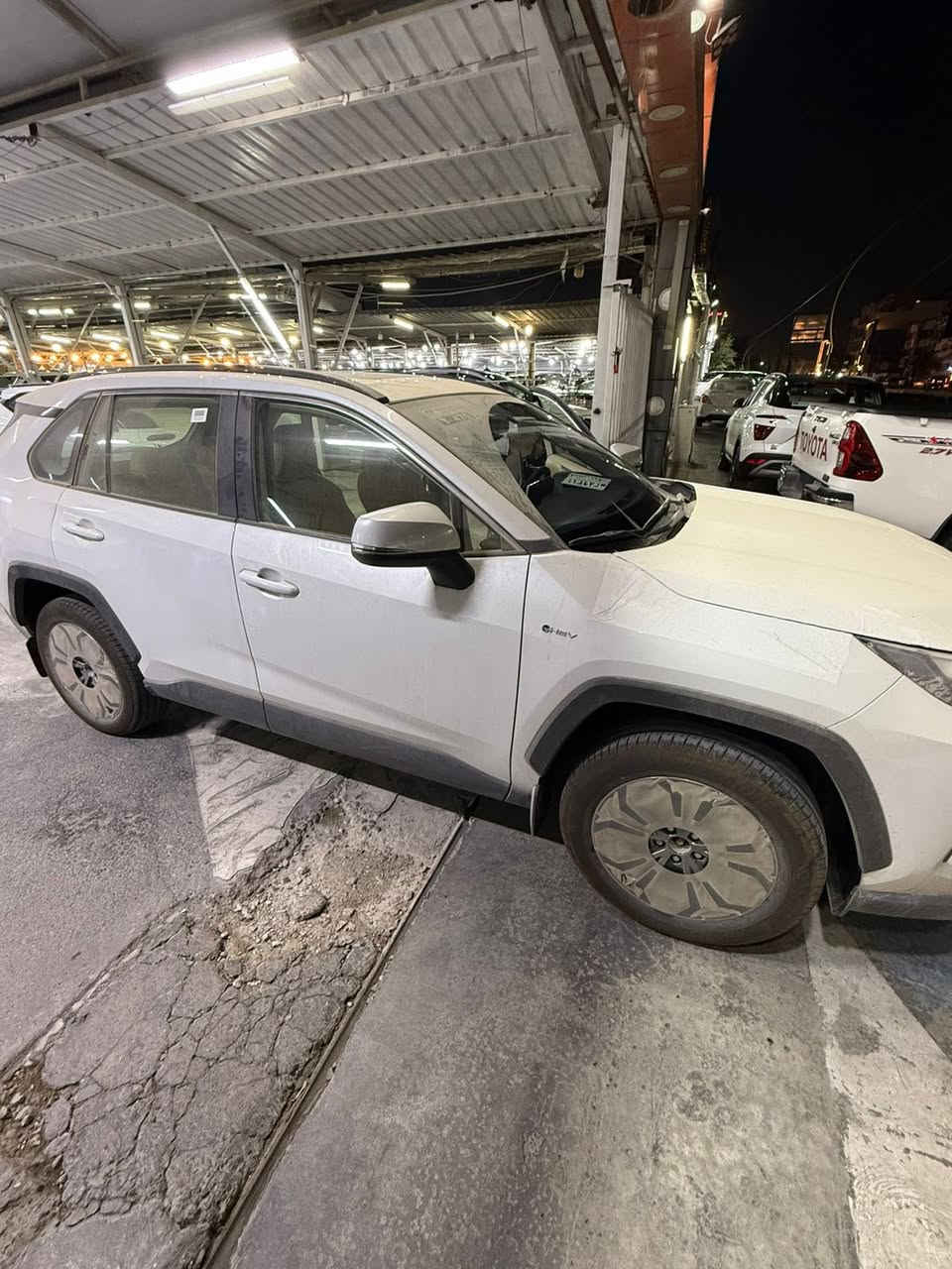 من معرض الاخوين عرض خاص حين نفاذ الكمية.
تويوتا راف فور هايبرد  موديل 2025
Toyota RAV4 HEV 2025🌿

📃 اليكم التفاصيل الآتية 👇🏻

🚘 زيرو بلد المنشأ : اليابان 🇯🇵 خليجي 
🚘 الموديل 2025
🚘 سعة المحرك 2,5L هجين 
🚘  دفع رباعي 4X4
🚘 كرسي كهرباء 3 حركات 
🚘 بروجكتر  + حمالات في السقف 
🚘 مقاعد جلد لون بيج 
🚘فتحة سقف سلايد
🚘 عدد 9 AIR BAG
🚘شاحن موبايل اصلي
🚘مري قابلة للطي كهربائي
🚘 حساسات خلفية
🚘 حساسات أمامية 
🚘 لايت زينون + LED
🚘 بك لايت LED
🚘 ويل كب 18
🚘 4 دسك
🚘 ماسحة خلفية
🚘 اريل نفكيتر 
🚘 مفتاح التشغيل بصمة + دخول ذكي 
🚘ترحيب في الدواسات RAV4 ضوئية
🚘 شاشة جبيرة تدعم كار بلي ✅
 🚘 كاميرا دوارة اصلية
🚘 تتسع المقصورة ل 5 ركاب
🚘 المودات والأوامر الصوتية
🚘 أوضاع القيادة  Drive Mode
🚘 فحص أنظمة السيارة 
🚘 حساسات ضغط اطارات
🚘 تبريد شاشة مناخين منفصلين 
🚘 قطعتين تبريد
🚘 هاند بريك كهرباء 
🚘كروس سرعة 
🚘 ا ABS 
🚘ا Auto Hold   أوتو هولد
🚘ا ISOFIX         ايزو فكس
🚘 نظام مانع الانزلاق
🚘 اشارة في المرايا الجانبية
🚘 مخرج منفذ الطاقة ⚡
🚘 ا  Bluetooth 
🚘 تطعيم الدواخل ألمنيوم 

💴 السعر 49 مليون عراقي
مرقم سنوية كامل مكمل اسلمك سنوية + لوحات 

لاستفسارتكم يرجى الاتصال على الأرقام :

📲***********
📲***********
📲***********

العنوان بغداد الوزيرية مقابل قاعه الريان معرض الاخوين
