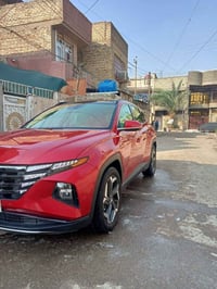 توسان موديل 23 وارد أمريكي ماشيه 31 الف  الحادث موضح بلصوره السياره أع...