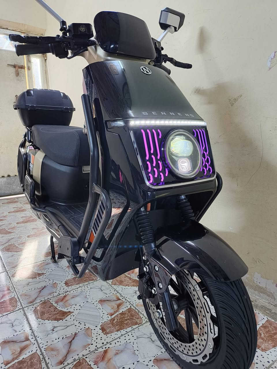 السلام عليكم ورحمة الله وبركاتة...
دراجة كهربائية نوع Benbao  موديل 2025بعدهة جديدة اخت الزيرو...

ملف 2000W

بطارية ليثيوم فوسفات الحديد 30A

72V

4تحويلات سرع eco... Normal... draeve... Sport

 السرعة 85

نظام البكRالرجوع الى الخلف

نظام البارك p

شاشة TVTديجيتال نظام تحديد الأعطال والتنبيه

تشغيل سويج +بصمة+جهاز الانذار وقفل الامان

لايت عالي ناصي زنون... سكن لايت لد شمعة... نشرات متغيرة الالوان... دبل اشارة... سطاب لايت شمعة... اشاير يمين يسار...هورن

درع محيط بلدراجة للحماية

مساحة تخزين واسعة جدٱ+جنطة خلفية اضافية

بريك امامي خلفي دسك هيدروليك نظام Abs

تايرات حجم ،12

طلاعات جانبية

منفذ شحن USB

السعر (مليون) وبيهة مجال للشراي

العنوان العطيفية قرب جامع براثا

رقمي ***********
