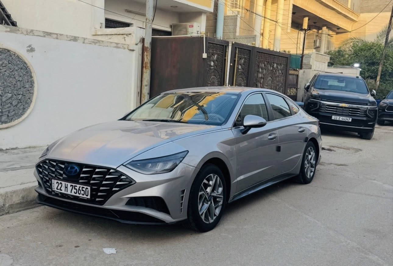 السلام عليكم سوناتا موديل 2020 شكل 21 فئه SEL مكينه 2500 المرغوب كير 8 نمر دبل كلج DCT ماشيه 108 مايل حقيقي مكينه كير شرط الفحص وكاله مكفولات من كلشي حادث السياره مرفق بلمنشور فقط جاملغ الامامي جهه اليسار مستبدل بدون ايرباك ضرر كلش بسيط سياره ليبل واحد عدا الجاملغ وبيهه تكحيل كارت بطرف جاملغ الخلفي رقم اربيل الجديد هزه سنويه بعدها ماساقطه سياره ماناقصهه برغي مواصفات السياره
1 بصمه تشغيل وبصمه ابواب وبصمه صندوك
2 صندوك ذكي يفتح عند الاقتراب
3 رادار امامي وخلفي وجانبي
4 نقط عميه بلمرايات جانبيه
5 تبريد بيانو مناخي منفصل 
6 هيترات مقاعد اماميه
7 شاشه وكامره خلفيه دواره بلاديه
8 اشارات بلمرايه
9 توقف ذاتي وتبيه خروج عن المسار ونضام مساعده على البقاء في المسار
10 لد امامي لد خلفي
11 لايت 4 عدسات
12 جام مدبل يعني دبل جام عزل فول ماشاءالله 
بعد بيهه هواي مواصفات السعر 175 وبيهه مجال عنوان بغداد الغزاليه *********** والسونار مرفق مع المنشور
