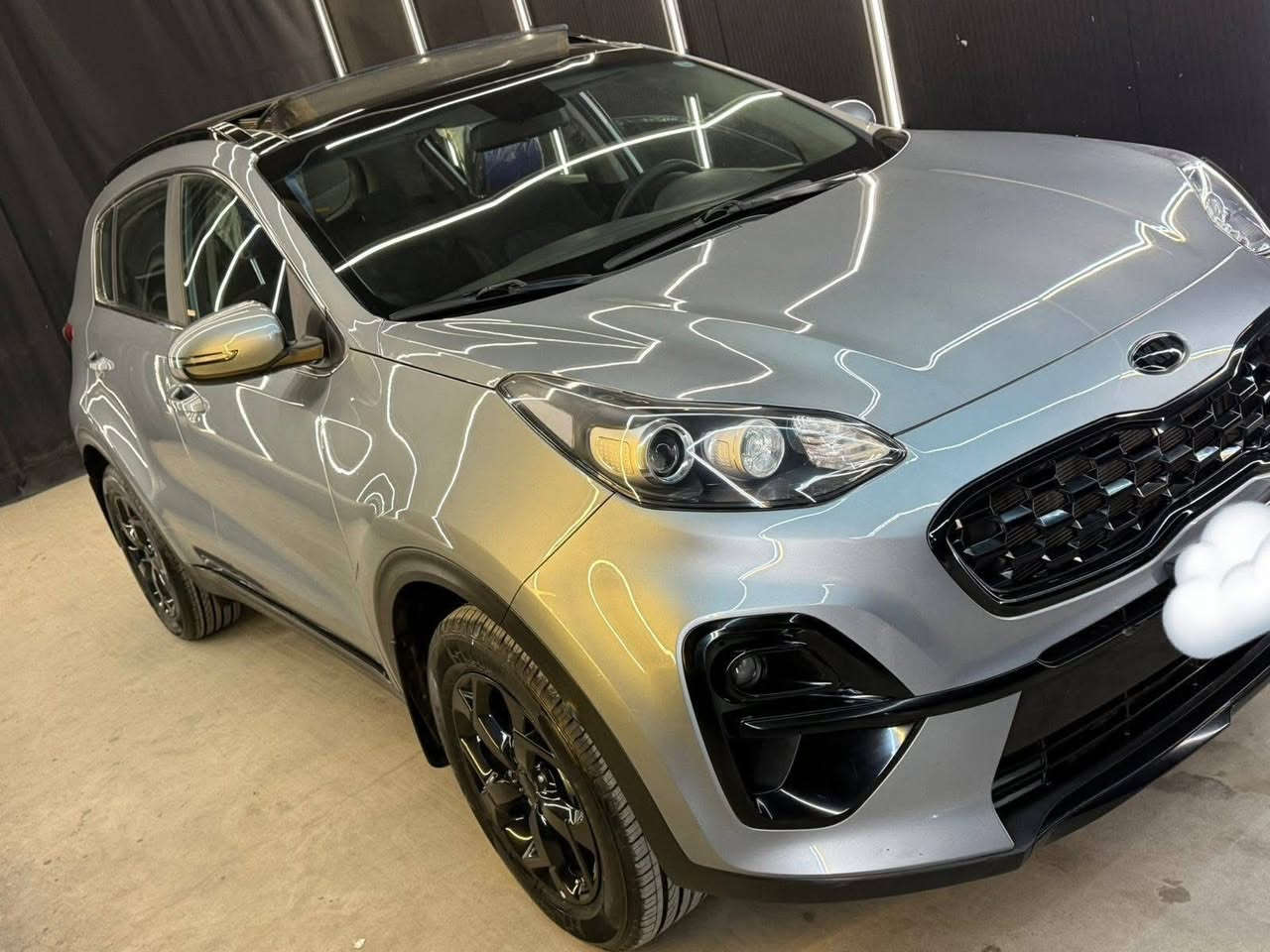 سبورتج خليجي بلاك اديشن ٢٠٢١                            
 كفالة عامة من الصبغ 
رقم شمالي رقم وسنوية وفحص وهزة جديدة جدا جدا 
♦️سقف بانوراما 
♦️محرك ٢٠٠٠ دوش 
♦️شاشة أندرويد 
♦️انارة ترحيب ابواب ويدات 
♦️اشارة بالمري 
♦️حساسات امامية وخلفي.      
♦️شاشة كبيرة 
♦️تبريد بيانو 
♦️لد أربع عدسات لايت            
♦️زنون أربع عدسات
♦️ويل ٢٢ كروم مشفر 
♦️مانع انزلاق 
♦️قطعتين تبريد 
♦️كروز سرعة 
♦️شاشة اعطال 
♦️مود درايف أربعة أنظمة قيادة 
♦️سستم سماعات دمام بلادي 
السعر ٢٠٢ $
العنوان بغداد /الغزالية 
رقم الهاتف ***********
