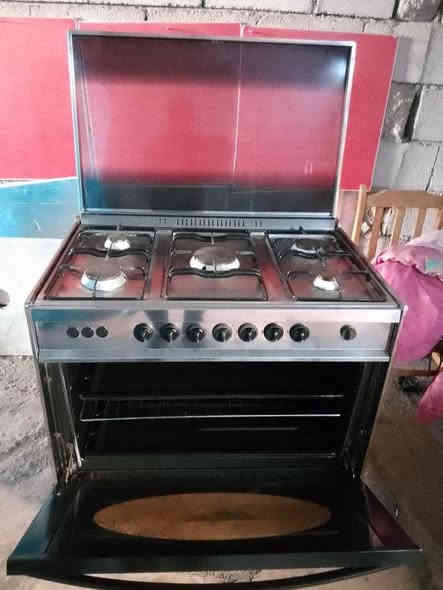 #بـــيع او مــــعارض
طباخ يونفرسال مصري ..
السعر 175 الف 
عيون وفرونه شرط التشغيل جدا نظيف كلو شغال شرط 
نظام الفرن خطين 
للبيع او معارض مع طباخات تعبانه والفرق حسب الإتفاق والقناعه 
يارمجه الشـــرقيه الاولى 
*********** واتساب واتصال 
*********** اتصال  
ملاحظه متوفر بيع جميع الادوات الاحتياطيه للطباخات...
