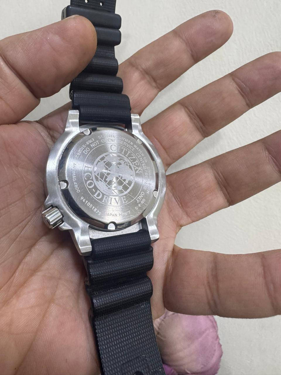 سيتزن غواصين اصلي
ايكو درايف - قفل بحري ومقاومه ٢٠٠ متر غوص 
مستخدم نظافه تامه بلادي 
السعر ٣٠٠ الف 
مكاني بغداد ومتوفر توصيل


**إذا كنت صاحب هذا الإعلان وتريد حذفه لأي سبب، رجاءا أرسل رسالة إلى الدعم الفني**