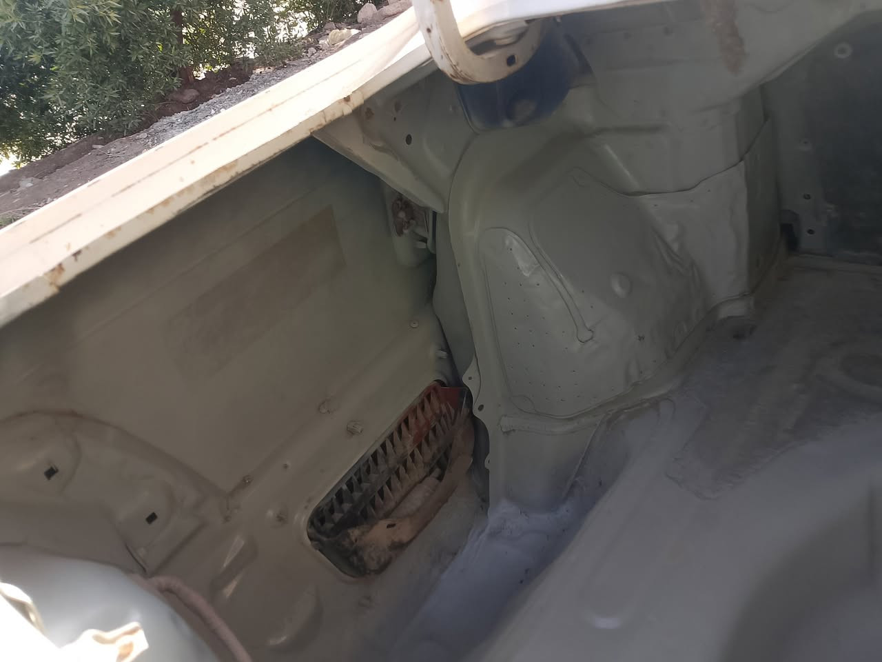 كورله موديل 1994 رقم بغداد سنويته منتهيه راعيه اريد مداوره مكينه 1600 بيه قليل كلش تنقيص  كير جديد توني شاده ميكانيكي صارلي اسبوعين  تخم تاير جديد دشبول جديد نقصه كهربائيات تبريد شغال العام اسست كله جديد تبريد يخبل بس نهايه الصيف عطل ولف الفريز  بس يتبدل الولف وتشحن سياره حلوه كاعده رايده ب48 مكان السياره الشطره رقم ***********
