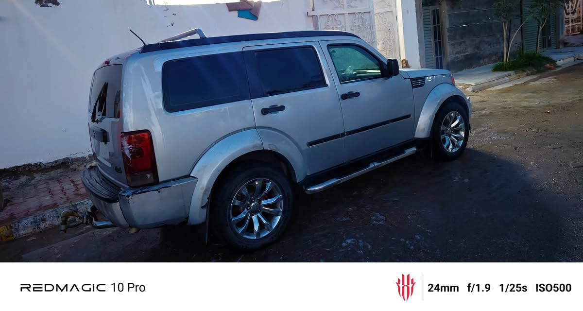 السلام عليكم للبيع دوج نترو 2007 مكينه وكير مكفولات حداديه خير من الله تبريد شغال لايت زنون عالي ناصي رقم بغداد انكليزي باسمي مكاني واسط الكوت *********** السعر 82 وبيها مجال
