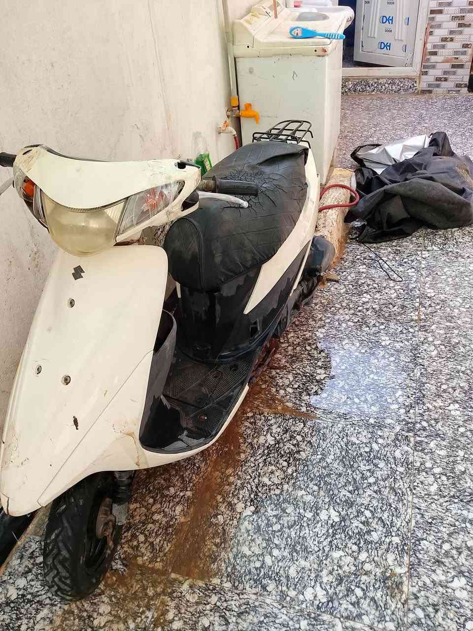 دراجه ساسوكي ام نوزل  مكطوع بيها زنجيل للبيع سعرها ١٥٠ الف اتصال ***********

