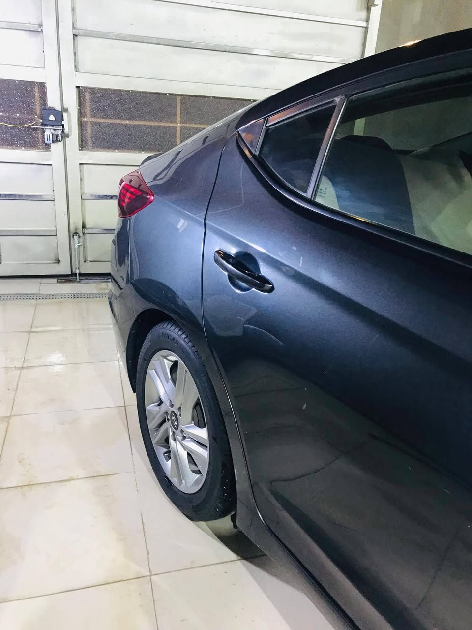 يالله السلام عليكم النترا ٢٠٢٠ وارد امريكي حادثه دعاميه ومقدمة البنيد فقط من دون اي تبديل لون فيلي مواصفاته
اشاير بلمري 
تحكم جهتين 
تبريد قطعتين 
تبريد تدفئه كشنات 
مثبت سرعه 
مانع انزلاق 
حساسات امامي خلفي 
نضام سبورت 
سياره بيه مواصفات كلش حلوه 
ومامتعوبه مال جناي 
رقم بصره معوقين سياره جاهزه عل اخر حبايه مكانه مركز الناصريه  السعر اتصل عل الرقم اني مكلف بلنشر ***********
***********
