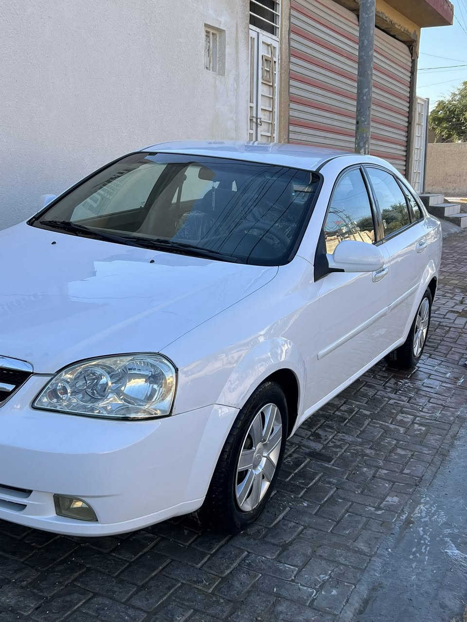 السلام عليكم ورحمة الله وبركاته اوبترا مديل 2011 بيه صبغ كلش بسيط بلداير الخلفي مال جاملغ و شويه من باب ولباقي كفاله سياره احلي من صور جاهزه من كلشي تخم تاير حداديه جديده كير محرك كفاله شاشه و كامرء سعره 88 وبيه مجال كلش بسيط 
***********
