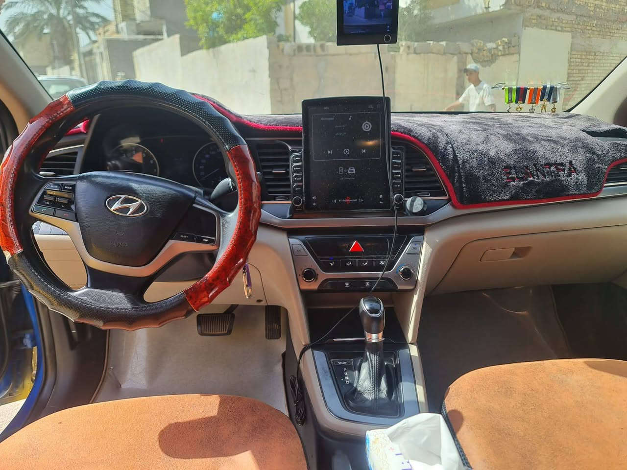 السلام عليكم النترا موديل 17 وارد خليجي السياره كفاله عامه محركه 2000 دوش السونار داخل المنشور السعر 125 وبيها مجال العنوان بغداد تقاطع النهروان***********
