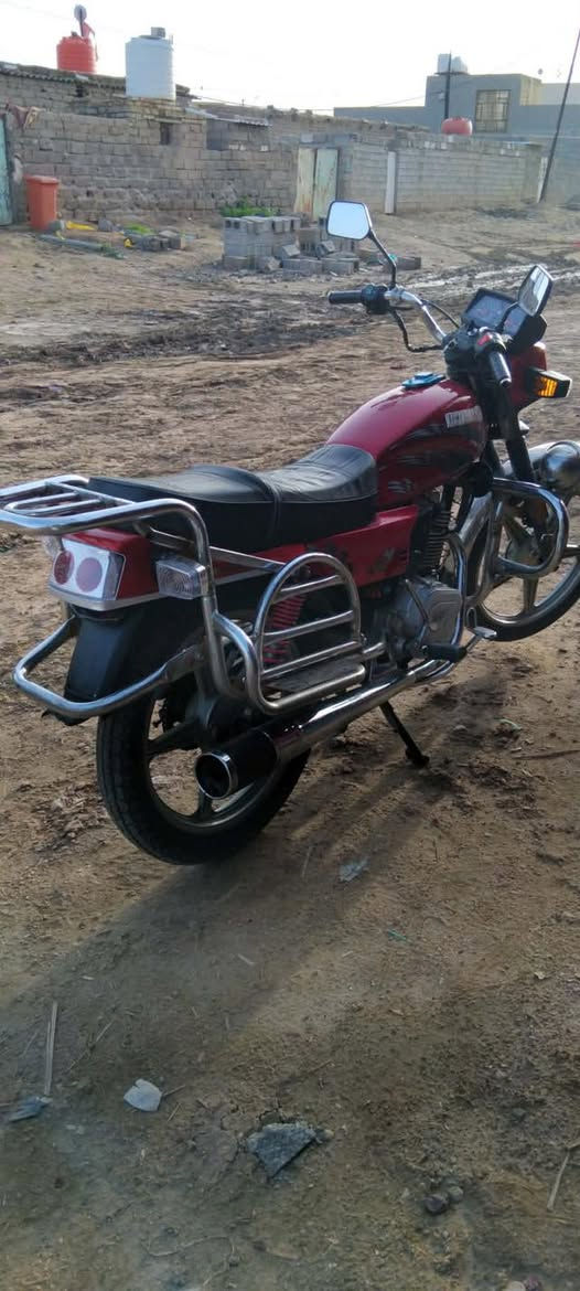 دراجة فيوم موديل 2013 أصوليه وبلادية ،، اوراق كاملة عمار ابراهيم ،، معمره تعمير جديد قبل اسبوع ،، تانكي وصفاحيات ،، ماصده دشبول اشياير ،، باتري جديد كهربائيات كامله مكمله ،، كشن جديد ،، دراجة مرتبة مال جناي (السعر 600 بيها مجال للشراي) العنوان ،، الكوت / الدجيلي رقم هاتف ***********
