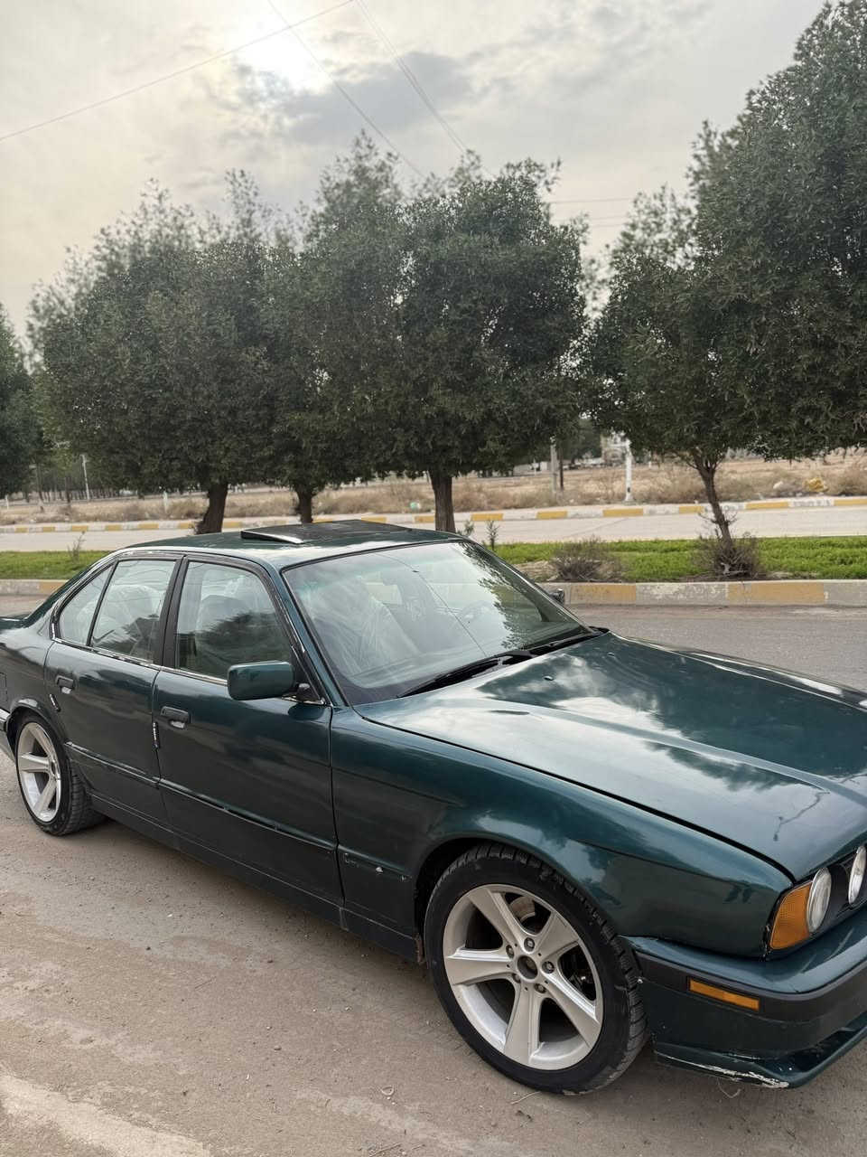 السلام عليكم. مرخصة الادم
BMW/525i/1993 فوك المديل
سته سلندر مسكر فانوس السياره بجم عريض السياره مري منفصل لسياره مكفوله من الضربه  ومصبوغه صبغ عام للجماليه فقط لسياره جاهزه ومال جنيان 
لسياره ذاب اله حداديه جديد وكير ومكينه مكفولات.  لسياره للبيع فقط واعتذر عن لمراوس 
للتواصل: هـ***********
سعر السياره  57 وبيه مجال بسيط
