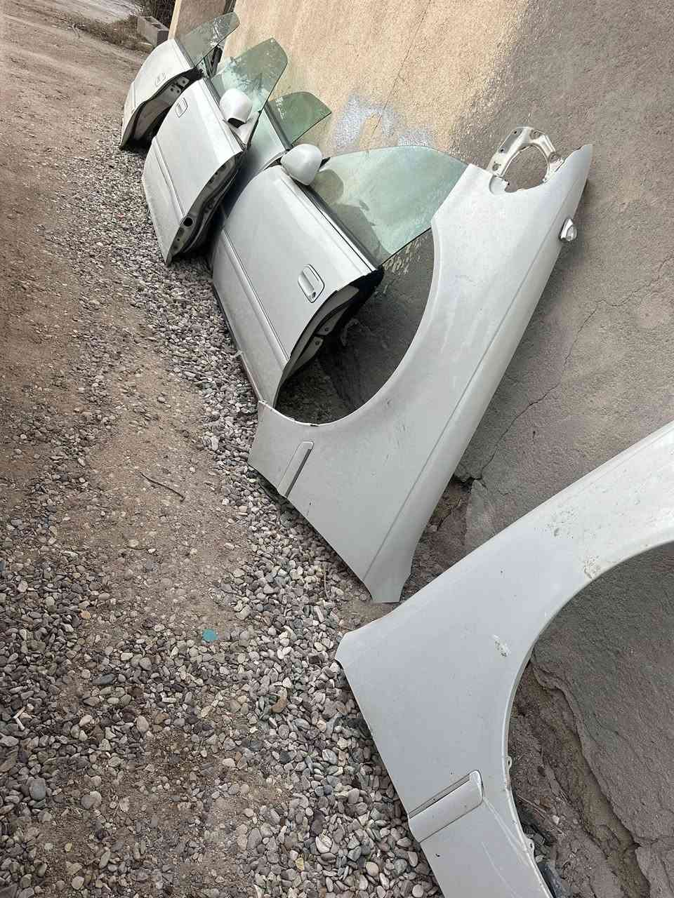 كفر سستم مال مارك لفينيه عجوز لبيع نضيف بيبان ربعه مقفلات وجاملغات سعرهن ٤٥٠ وبيهن مجال شراي يتصل ***********
