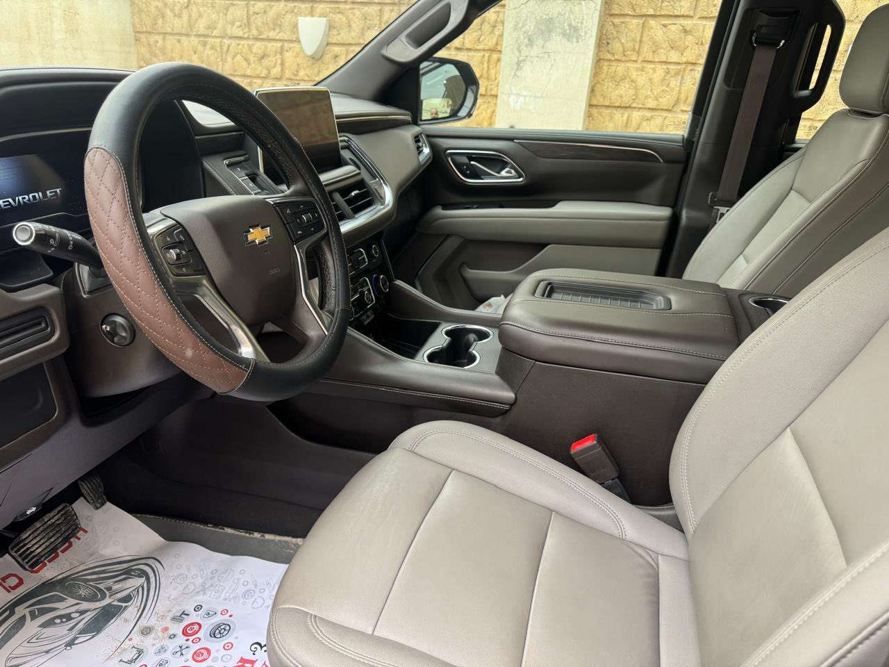 السلام عليكم
للبيع تاهو 2023 LT وكاله المنصور خليجي 
 
فول مواصفات 1/1 
1- بنوراما 
2- بصمة 
3- حساس خلفي وامامي 
4- كشنات جلد 
5- كامرات 360 درجه محيطيه على داير السياره 
6- شاشة كبيرة 
7- تشغيل عن بعد 
8- شحن لاسلكي 
9- ثلاث قطع تبريد
10- جنطة كهرباء 
11- كشنات تدفئة 
12- رادارات جانبية 
13 - اطفاء ذاتي 
العداد  88 الف كيلو 
كفاله عامة من الصبغ والفتح والديل كود 
رقم بغداد الجديد مع الهزه جديده 
مكان السياره بغداد 
اي استفسار الاتصال على الرقم ***********
