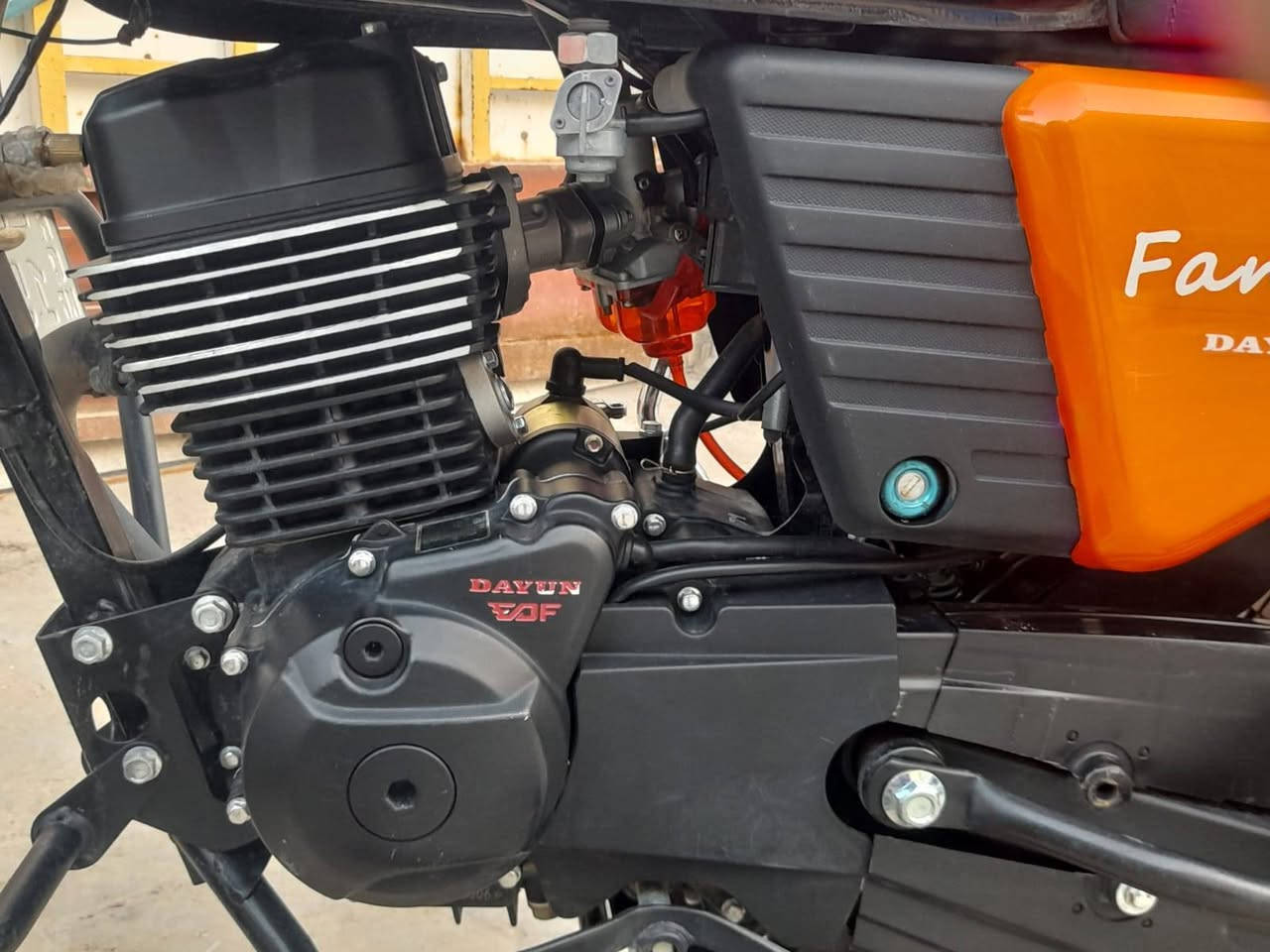 السلام عليكم دراجه دايوان جبلي
موديل 25 شهر 9رقم اربيل تحويل مضمون ماشيه 7000
السعر مليونين و 250 وبيه مجال للشراي بشرط التحويل 
مكان الدوره هورجب 
***********
