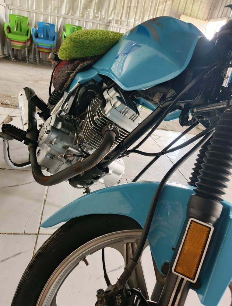 عمي السلام عليكم وعليكم السلام دايون عضم 22اصولي  دراجه خير من الله
الدراجه ما نقصها كلشي مكفوله كفاله عمامه من الجاملغ الجاملغ مال جناي والنضافه شوفت عينك مكلف بلنشر هذا رقم راعيها ***********
