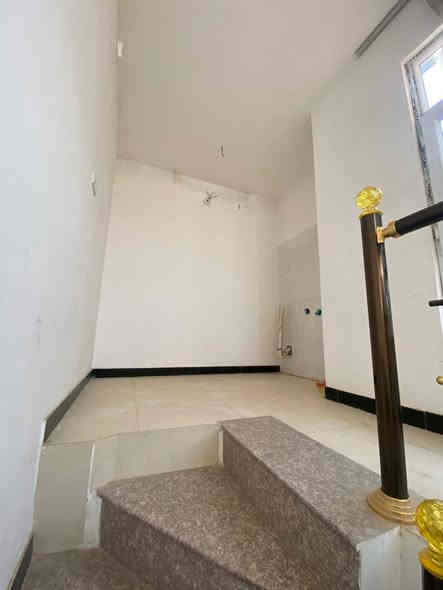 حي الجامعة 
للإيجار دار نظيف يحتوي على صاله
 ومطبخ وخدمات وغرفتين غرف نوم 
بدل إيجار 850 الف
للأستفسار 
***********
مكتب الضاحي للعقار 
#حي_الجامعة #دار_للايجار #بغداد
