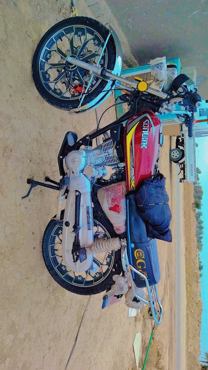 يا الله سلام عليكم دراجه للبيع سفانه موديل 24 مكفوله كفاله عامه أوراق كامله كهربايات كله شغال دراجه انضف من الصوره بشرط طالعه بل 26 بشرط نايلون بيهة مكينة 200 شلعة خير من اللة  السعر 700 وبيه مجال للشراي اتصل وبيك خير وتدلل ***********
