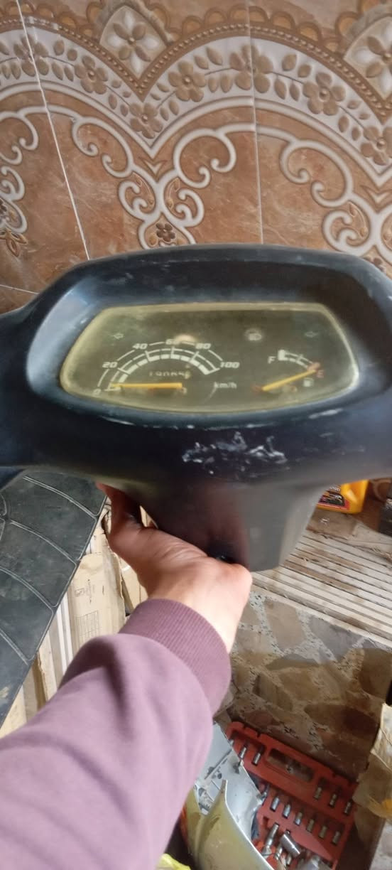 السلام عليكم دراجه سبيسي ماليزي 
للبيع نقص قبق هندر و تاير امامي و السعر يم الولد *********** هاذه راعيه دراجه شغاله
