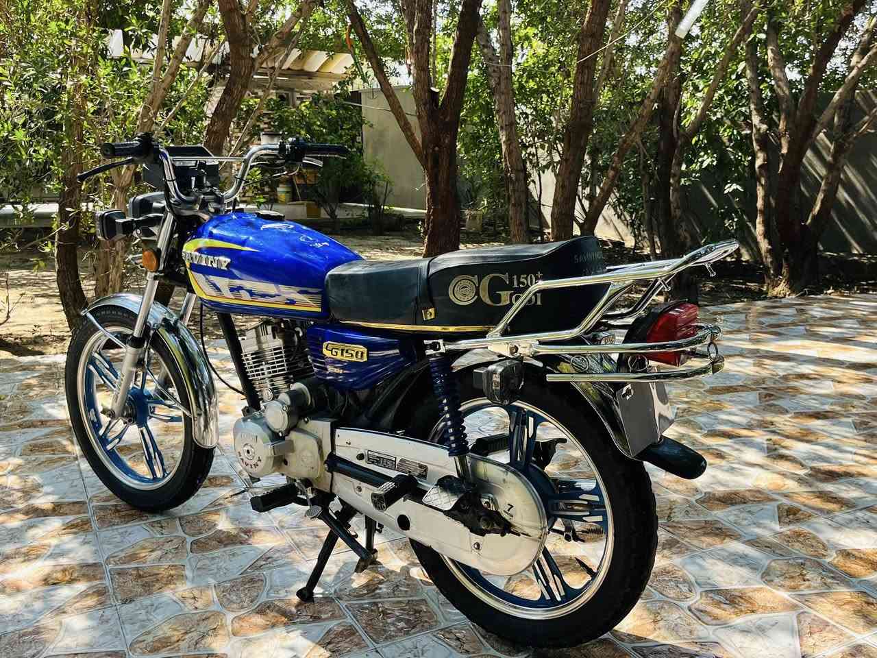 السلام عليكم
دراجه سيفان موديل 2023
اوراق كامله 
محرك نضيف مامفتوح 
كهربائيات كلهه شغاله 
تايرات نضاف 
دراجه سولنك 
 صالنصه كاتم 
 السعر 525 
***********
