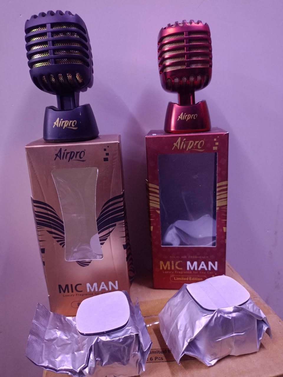 جهاز معطر سيارات... ماركة أصلي.....عطور فوائحان......الجهاز يحتوي على ثلاثه شرائح معطره....سعر القطعه 3000 ألف دينار...... الامازون للماركات الأصلية.... العنوان الديوانية شارع الاسكان الرئيسي مجاور مجمع كفيل كربلاء.........***********
