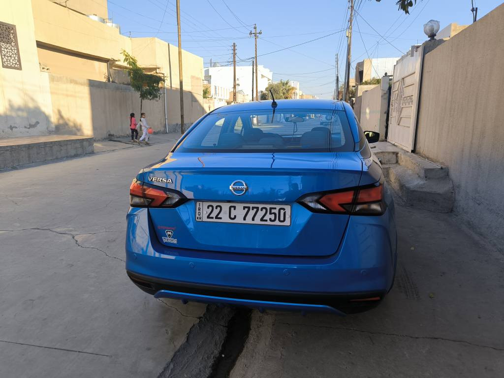 Nissan versa 2020 
ماشية 160.000km قابلة للزيادة 
حادث الوارد مرفق بالصور حادث سطحي بدون اي دواخل و ايرباك سليم 
3N1CN8DV6LL831600
وتقرير السيارة مرفق
قطعتين صبغ بونيد وجزء من جاملغ سايق +هلال سكن خلفي بارد وجزء من باب خلفي بارد 

المحرك بشرط بدون تبخير وصرف 

الكير بشرط سليم وتبديل دهن الكير بانتظام من مركز totachi sevice erbil والوصولات موجودة

للتواصل ***********
المواصفات :-
نظام تشغيل بصمة وقفل ذاتي وخروج ذكي
نظام تحديد السرعة cruise control 
تنبيه الخروج عن المسار
تتحكمات ستيرن 
شاشة بلادي+ Bluetooth +AUX
كاميرا خلفية مع حساسات بلادي 
نظام توقف ذاتي (مانع اصطدام)
تحكم مرايا جانبية كهربائي 
ايرباك محيطي عدد 10 srs
بريك abs ومانع انزلاق

تبريد بشرط
تايرات جديد
صدر جديد
سنوية 2027 بدون غرامات 
كوبون بانزين موجود 
سيارة جاهزة متحتاج تصرف عليها 
120$وبيها مجال ان شاء الله كركوك, العراق
