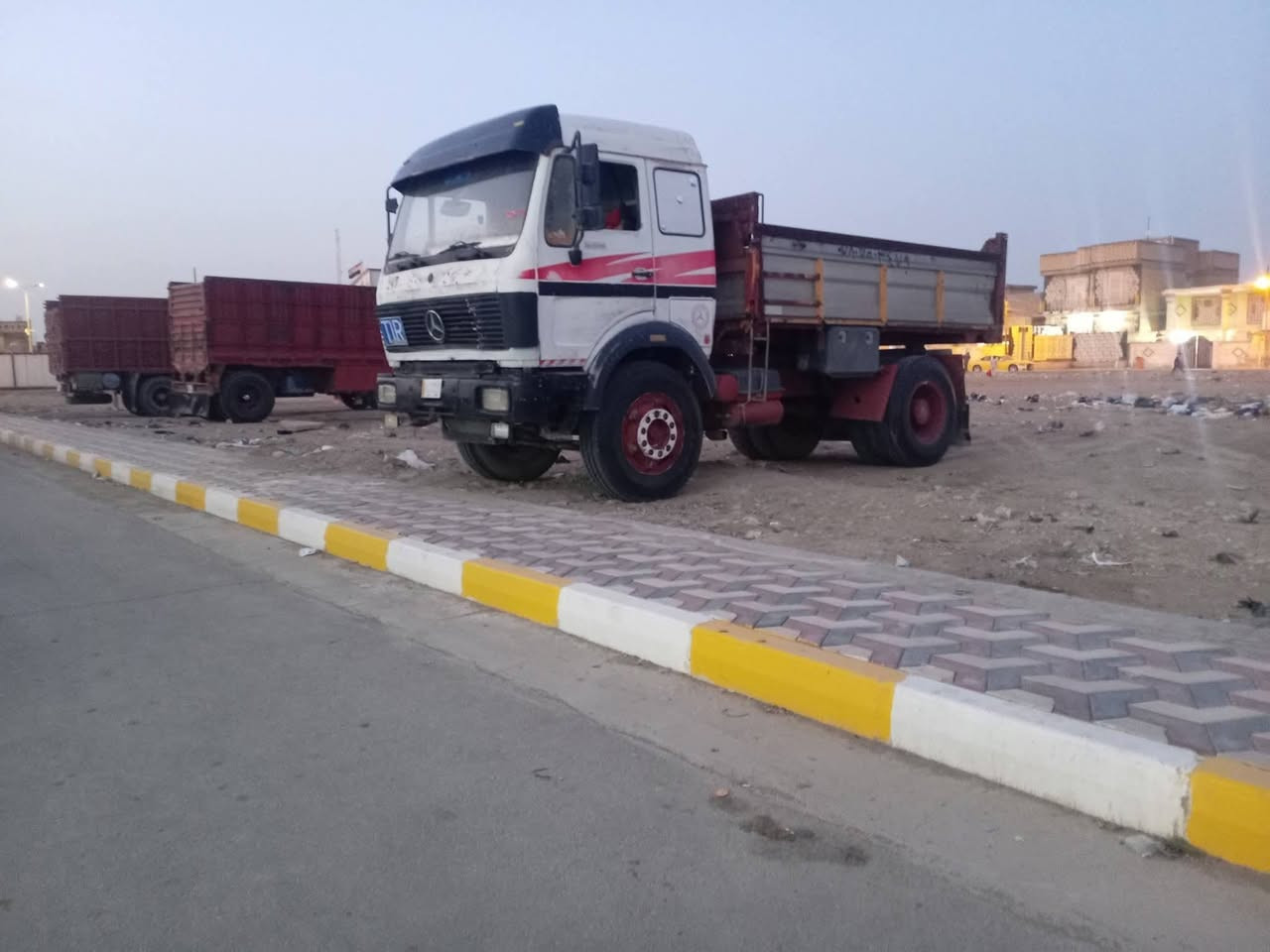 سلام عليكم سيارة البيع موديل ٨٦ مكينه ٣٥ كير ١٦٠ اكسن جي أف لاستفسار ***********
