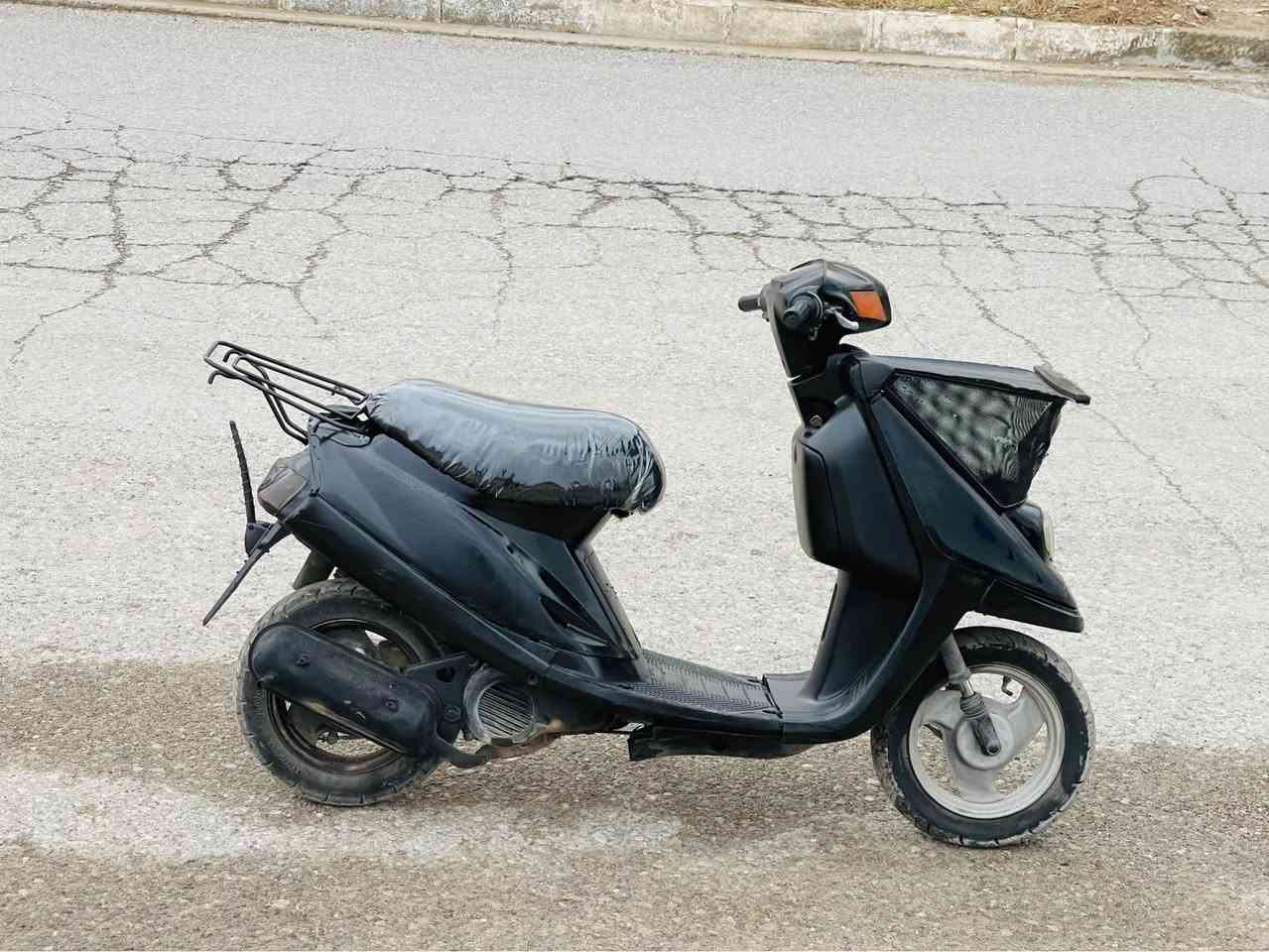 سلام عليكم  
فروشن يان گورينه وه به شتيك به دلم بيت 

مانتورى ياماهاى يابانى لوك 
گيچ بچوك
سةلة بچوك
هةموو شتى بلادي 
سلف ايش دكا 
كابريتة بلادي
ماتوره كه. بي كيشه يه به شه رتي مه كينه و دارو به رذي 
مانتورةكة لوكة هيج نوقستانى نية هةمووى بة شةرت موشتةرى نامة بنيرا يان تلةفون  بكه 
سحري خوار هه مو بازار 250هه زار 
شوين كويه
(***********) كويسينجاك, أربيل
