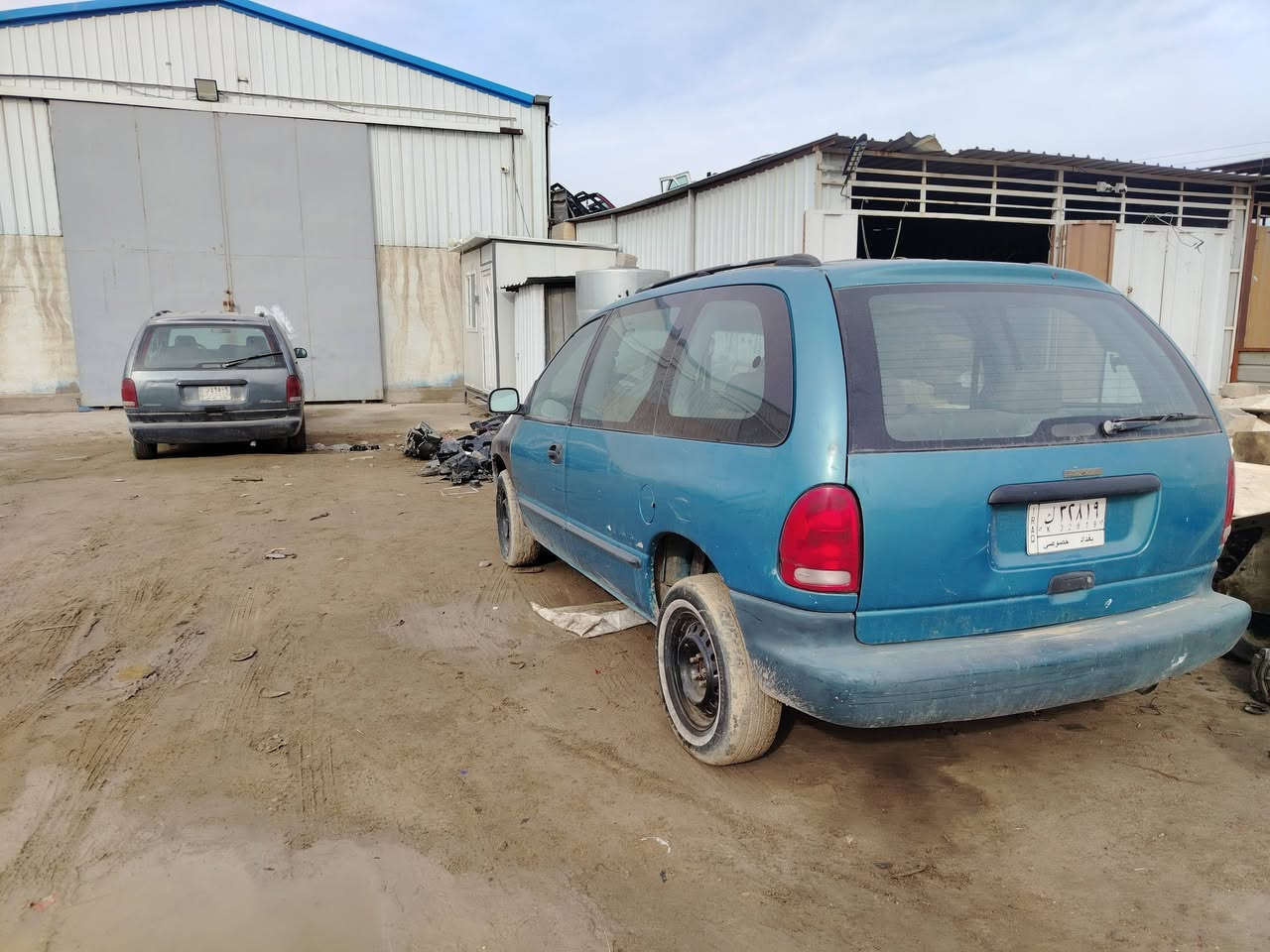 سيارتين للبيع. جاهزات  اثنينهن مكينه وكير ٣٣٠٠   شرط   مكان الحسينيه َمال راشديه   للاستفسار***********   رجاأ اذا مو شراي لا تعبني. ولا تعب نفسك    َما متواجد على الفيس فقط. اتصال
