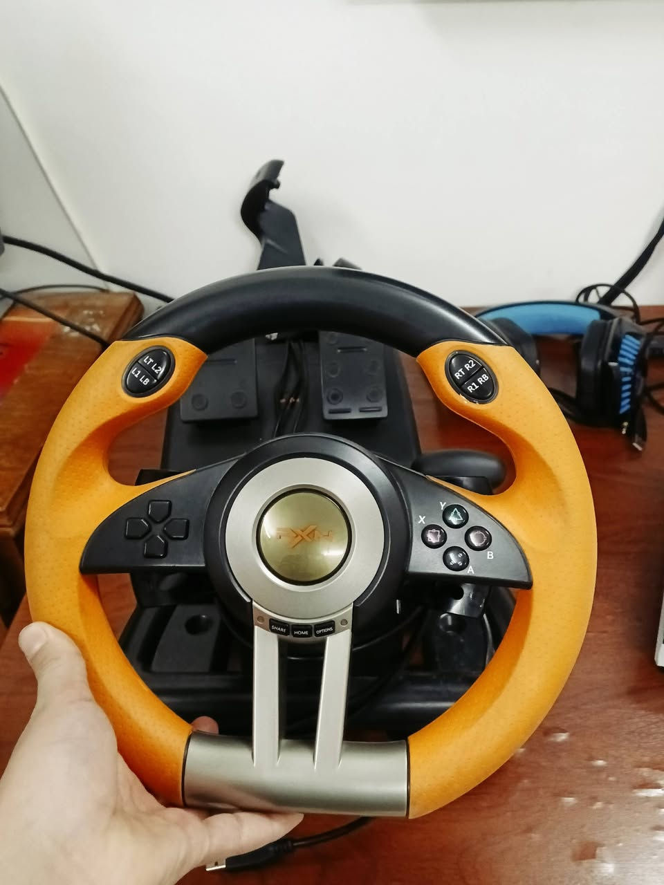 جهاز اكسبوكس ون اس1تيرا ⚡معا كامل ملحقات وا 3يدات ويده منهم  اكس اصليه نضيفه اثنين اصليه والثالثه بكيبل وتتصل بفلاش متوفر ايضن وسماعات ايضن معهم من شركه معروفه والكارتون مال جهاز ويوجد مكتبت العاب ممملوكه متنوعه ومعه دركسون كير ودركسون ودعاسات كامل السعر 🚀275🚀وبي مجال الموقع موصل توصيل متوفر لتواصل خاص او على الرقم واتساب او خابر 9647769302898


**إذا كنت صاحب هذا الإعلان وتريد حذفه لأي سبب، رجاءا أرسل رسالة إلى الدعم الفني**